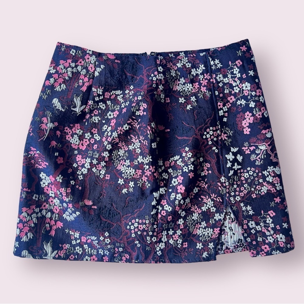 Urban Outfitters Louisa Jacquard Notched Navy Floral Mini Skirt Medium